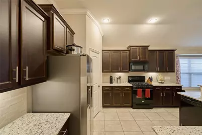 655 Oak Circle Drive E, Conroe, TX 77301 - Photo 16