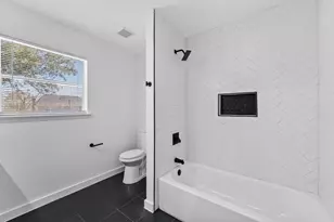 1407 Hamlin Valley Dr, Houston, TX 77090 - Photo 22