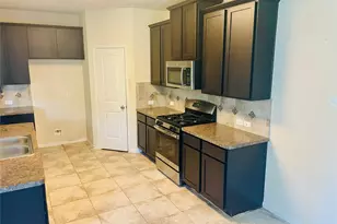 335 American Black Bear Dr, Crosby, TX 77532 - Photo 8