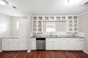 319 W 1st St, Crosby, TX 77532 - Photo 8