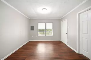 319 W 1st St, Crosby, TX 77532 - Photo 4
