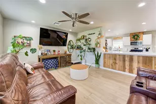 7325 Speaker St, Hitchcock, TX 77563 - Photo 8