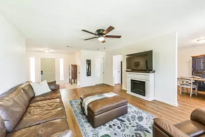 323 Coventry Lane, Alvin, TX 77511 - Photo 8