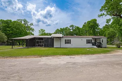 506 S Oakhurst Drive, Livingston, TX 77351 - Photo 1