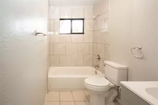 10902 Mosscrest Dr, Houston, TX 77048 - Photo 18
