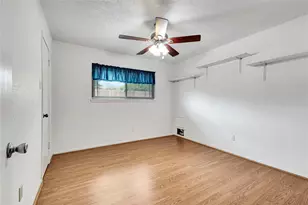 16446 Brookvilla Dr, Houston, TX 77059 - Photo 14