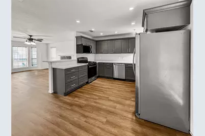 220 Almond Drive, Lake Jackson, TX 77566 - Photo 2