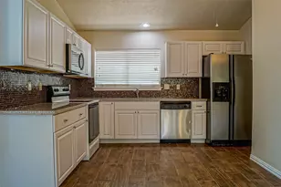 11 Canyon Oak Pl, The Woodlands, TX 77380 - Photo 6