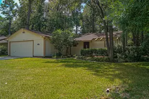 11 Canyon Oak Pl, The Woodlands, TX 77380 - Photo 2
