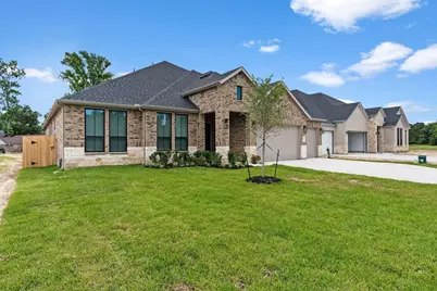 2300 Friendswood Trail, Friendswood, TX 77546 - Photo 2