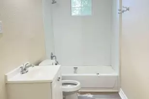 6038 Saxon Dr, Houston, TX 77092 - Photo 10