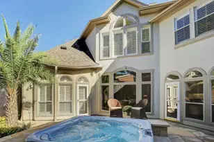 2133 Bering Dr, Houston, TX 77057 - Photo 2