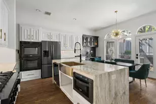 2133 Bering Dr, Houston, TX 77057 - Photo 8