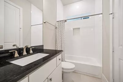 2624 Fountain Key Boulevard, Houston, TX 77008 - Photo 8