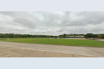 300 Fm 2004, Lake Jackson, TX 77566 - Photo 2