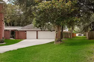 2 Taupewood Pl, The Woodlands, TX 77384 - Photo 2