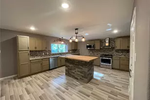 3406 E Bayou Dr E, Dickinson, TX 77539 - Photo 16