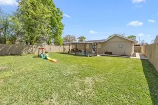 1211 Trimm Ave, Pasadena, TX 77502 - Photo 24