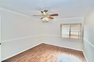 3206 Pecan Point Dr, Sugar Land, TX 77478 - Photo 10