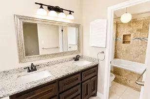 3206 Pecan Point Dr, Sugar Land, TX 77478 - Photo 8