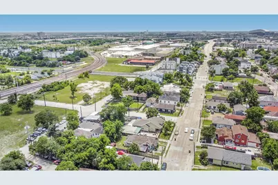 2020 Elysian Street, Houston, TX 77026 - Photo 4