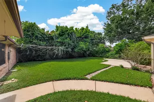 4305 Goldfinch St, Houston, TX 77035 - Photo 30