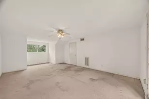 4305 Goldfinch St, Houston, TX 77035 - Photo 24