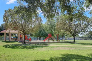 4305 Goldfinch St, Houston, TX 77035 - Photo 38