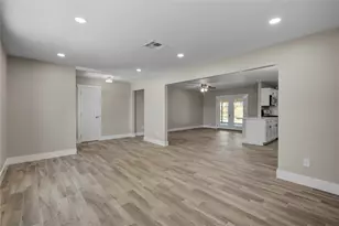 209 N Lazy Ln, Clute, TX 77531 - Photo 8