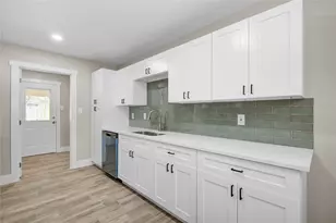 209 N Lazy Ln, Clute, TX 77531 - Photo 16