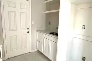4305 Phlox St, Houston, TX 77051 - Photo 8