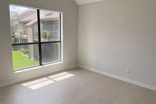 8259 Sands Point Dr, Houston, TX 77036 - Photo 10
