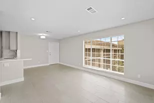 2101 Fountain View Dr, Houston, TX 77057 - Photo 2