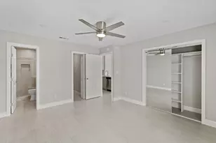 2101 Fountain View Dr, Houston, TX 77057 - Photo 1