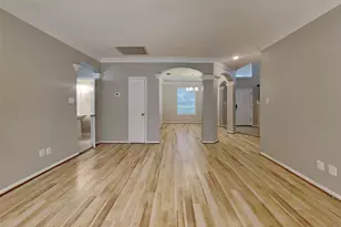 4731 Silverlake Dr, Sugar Land, TX 77479 - Photo 2