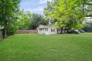 623 S 1st St, Conroe, TX 77301 - Photo 8