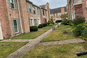 84 W Park West Dr, Houston, TX 77072 - Photo 2