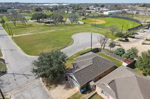 501 Riggs St, Brenham, TX 77833 - Photo 20