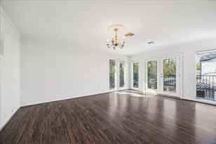 547 3 Corners Dr, Hunters Creek Village, TX 77024 - Photo 2