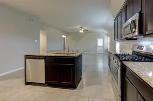 8002 Carillon Way, Rosharon, TX 77583 - Photo 8