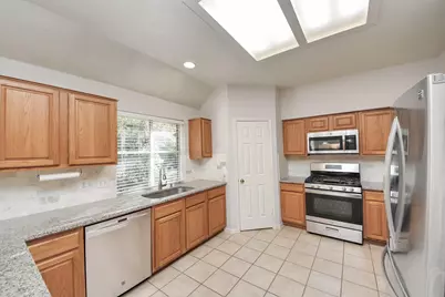 70 N Lace Arbor Drive, The Woodlands, TX 77380 - Photo 12