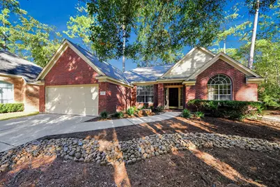 70 N Lace Arbor Drive, The Woodlands, TX 77380 - Photo 2
