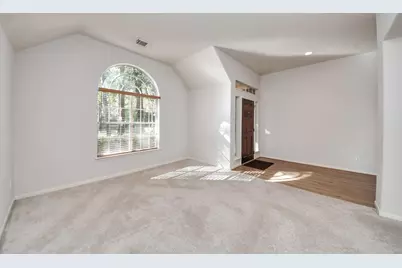 70 N Lace Arbor Drive, The Woodlands, TX 77380 - Photo 8