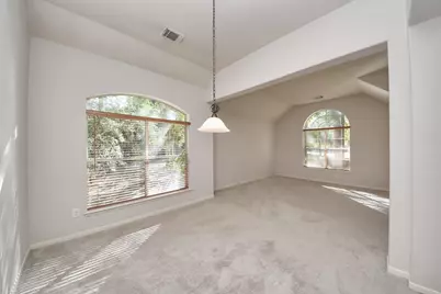 70 N Lace Arbor Drive, The Woodlands, TX 77380 - Photo 6