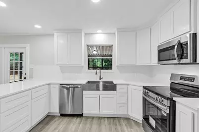 75 Rolling Hills Drive W, Conroe, TX 77304 - Photo 1
