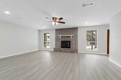 75 Rolling Hills Drive W, Conroe, TX 77304 - Photo 6