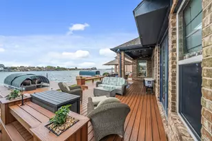 314 Bayshore Dr, Montgomery, TX 77356 - Photo 2