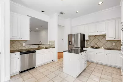5913 Dolores Street #B, Houston, TX 77057 - Photo 14