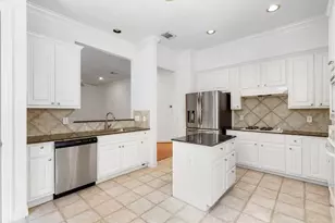 5913 Dolores St, Houston, TX 77057 - Photo 14