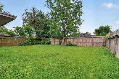 4826 Redfish Reef Drive, Bacliff, TX 77518 - Photo 32